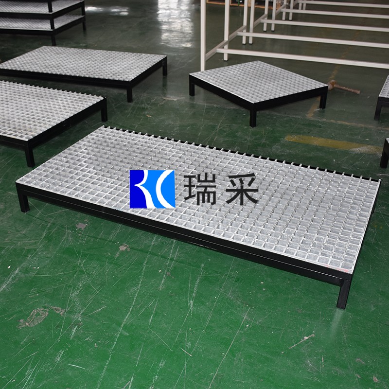 山东瑞采非标定制机器人机械臂流水线生产现场机床脚踏板玻璃钢格栅接油盘踏板可现场测绘工厂发货